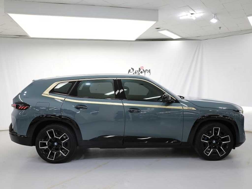 BMW XM - Vista 4