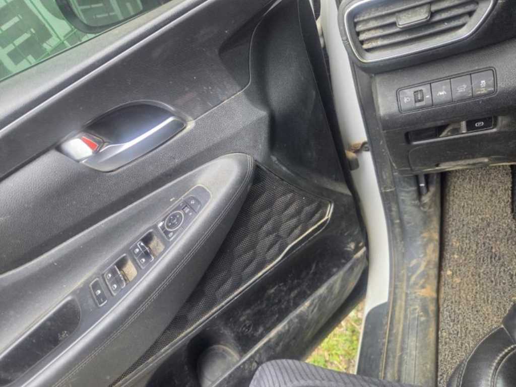 HYUNDAI Santa Fe - Vista 9