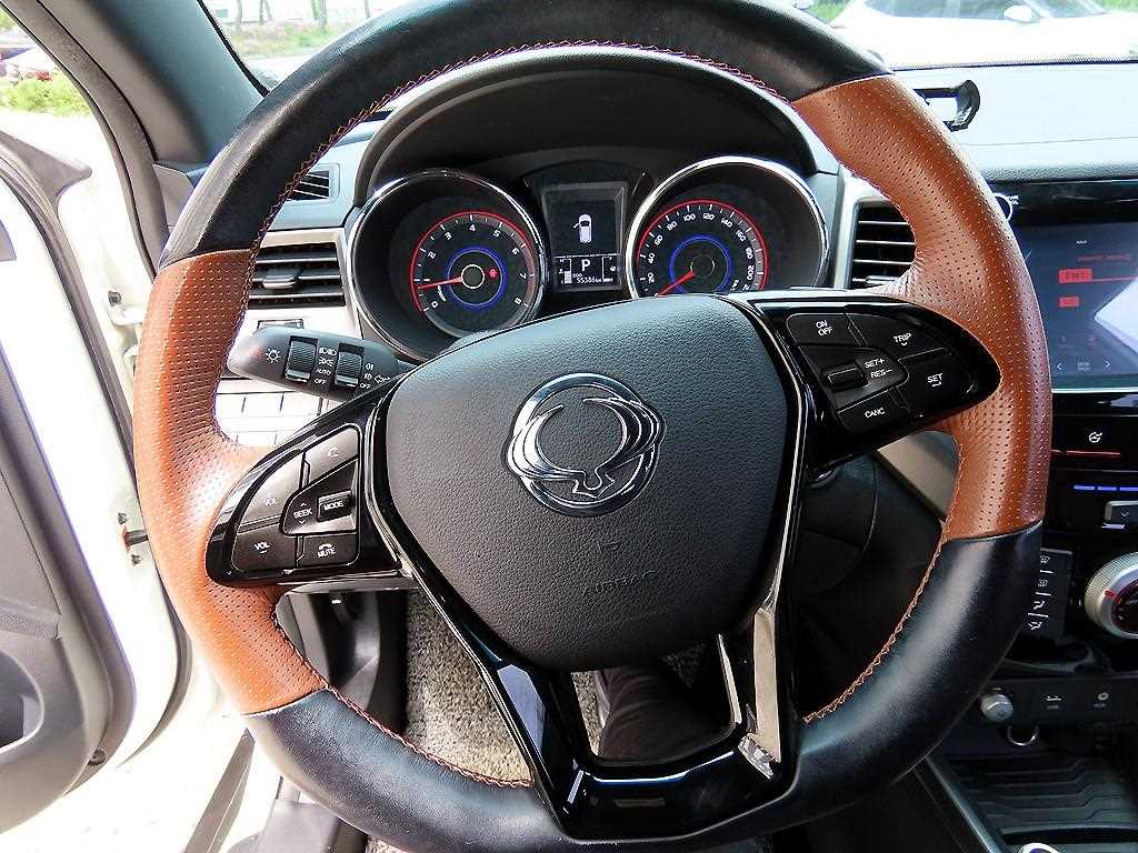 Ssangyong Tivoli - Vista 8