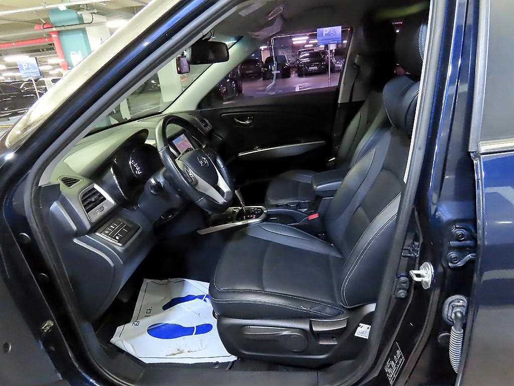 Ssangyong Tivoli - Vista 6