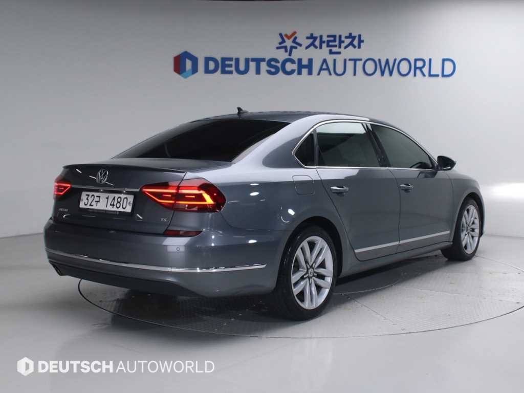 Volkswagen Passat - Vista 2