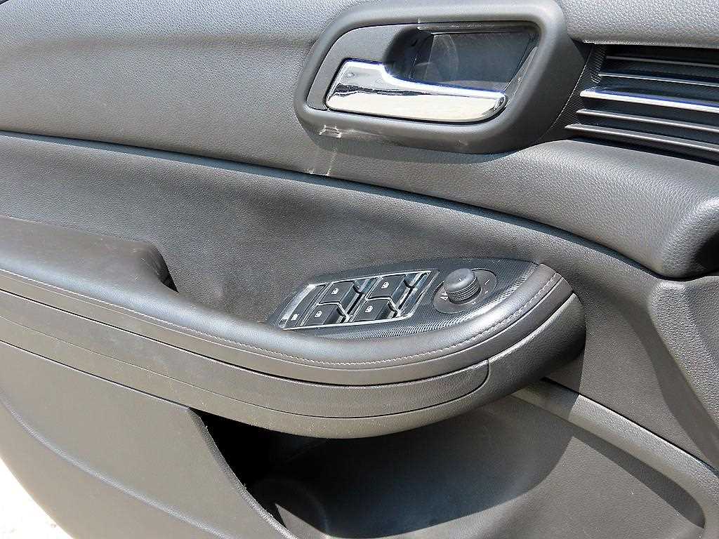 Chevrolet Malibu - Vista 11