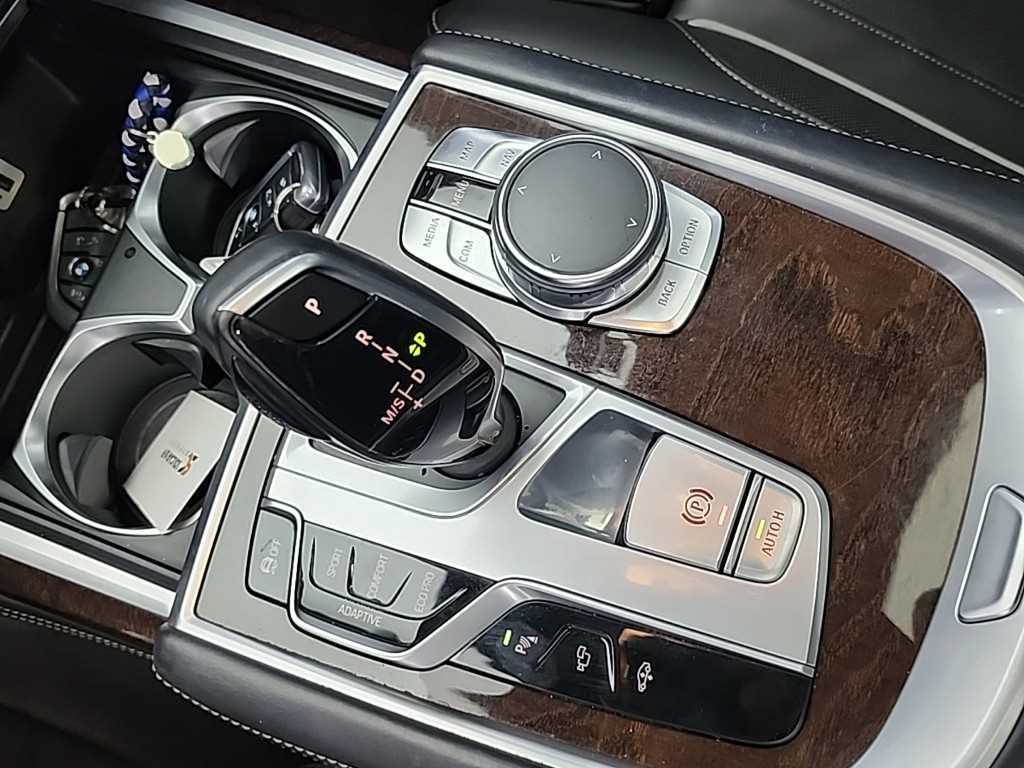 BMW 7 Series - Vista 8