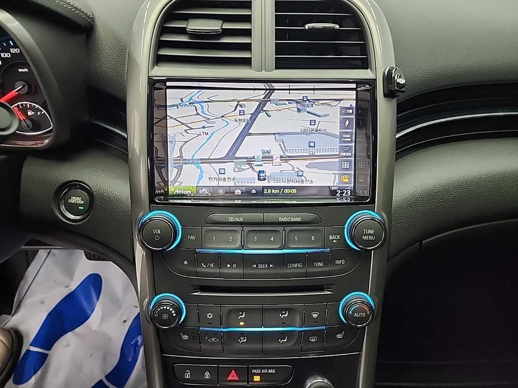 Chevrolet Malibu - Vista 10
