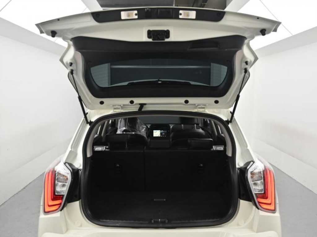 Ssangyong Tivoli 2022 Blanco - Importación desde Corea - HF Imports Iquique - Foto 19