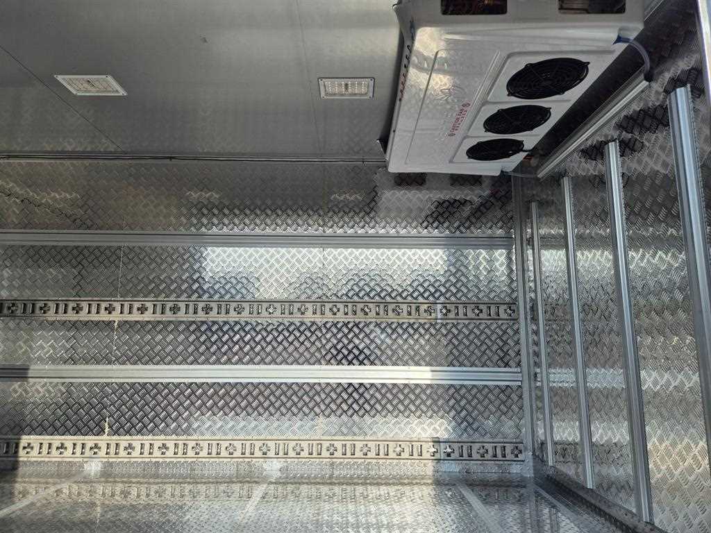 Small Truck Freezer Box(High Deck) - Vista 10
