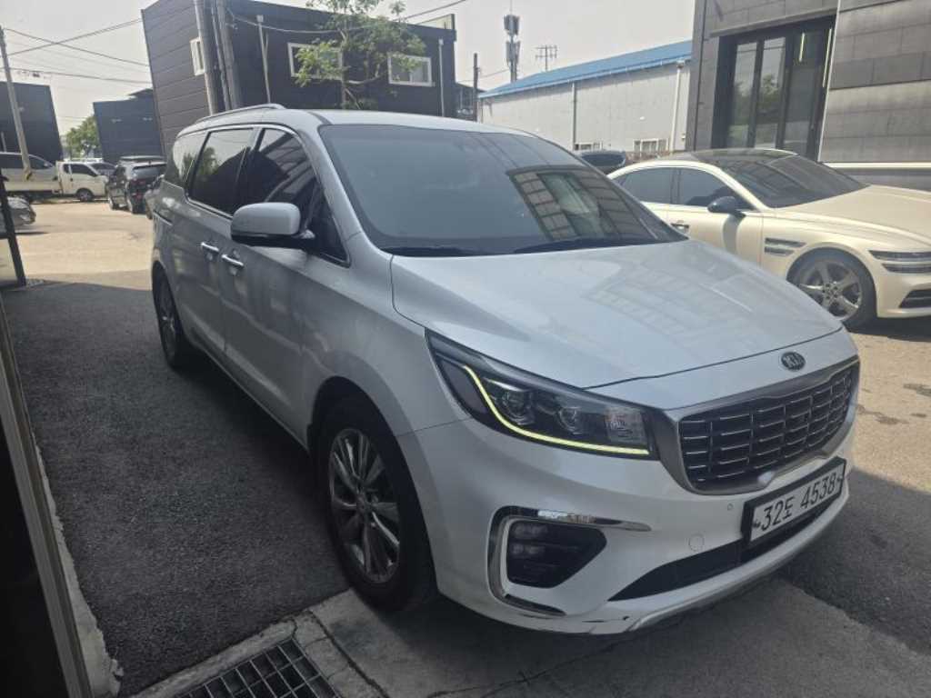 KIA Carnival - Vista 3