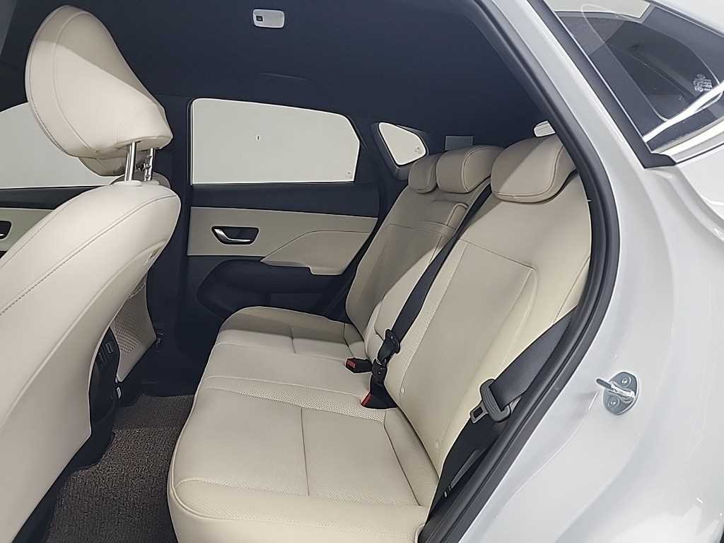 HYUNDAI Kona - Vista 12