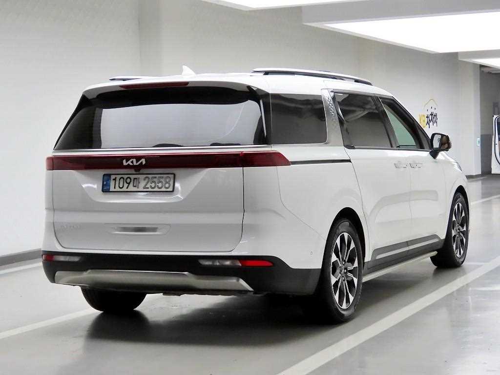 KIA Carnival - Vista 4