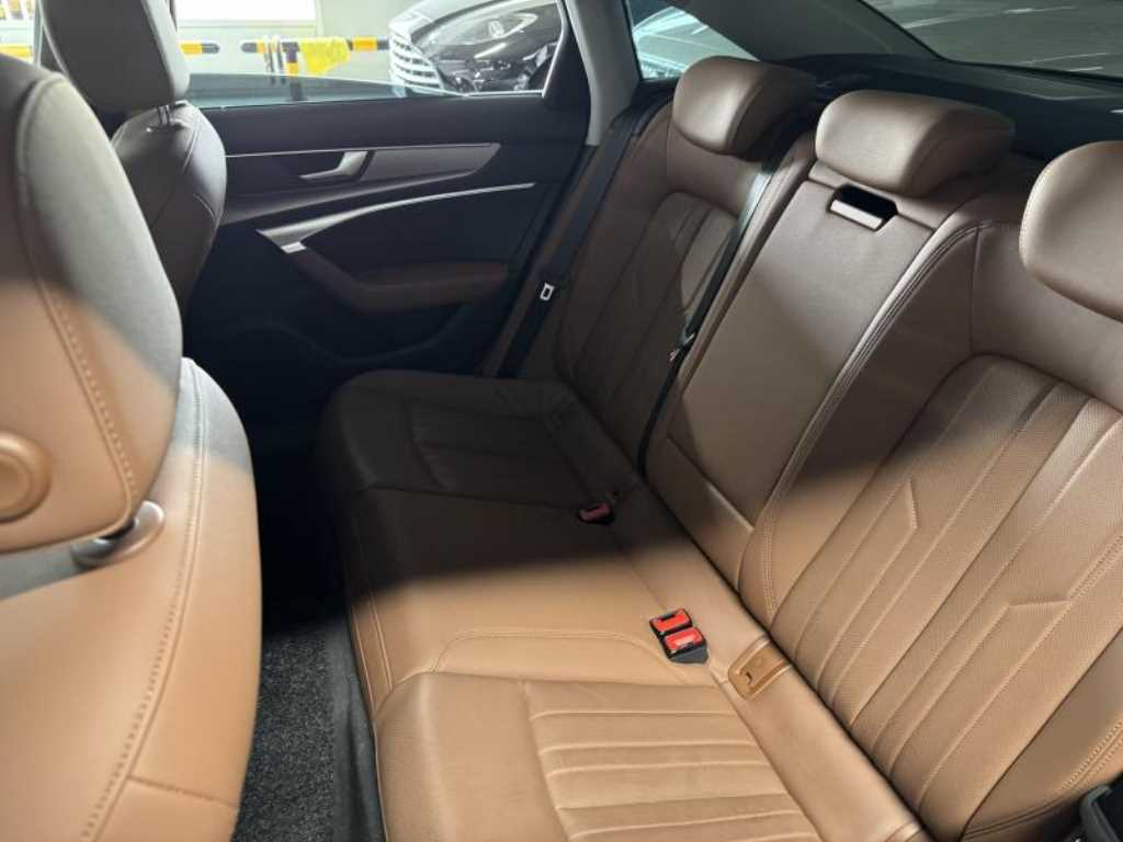 Audi A6 - Vista 5