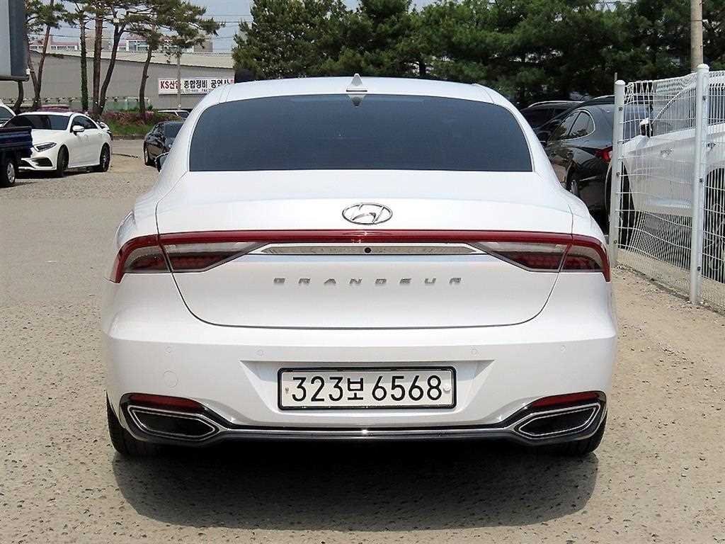 HYUNDAI Grandeur - Vista 4