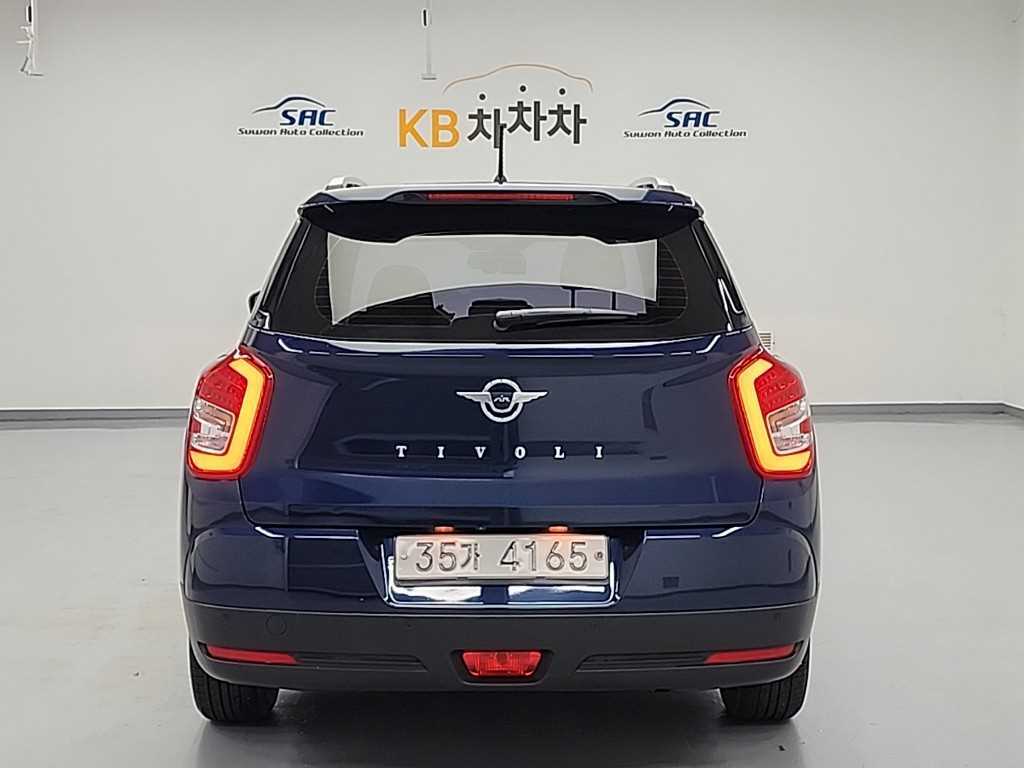 Ssangyong Tivoli - Vista 3