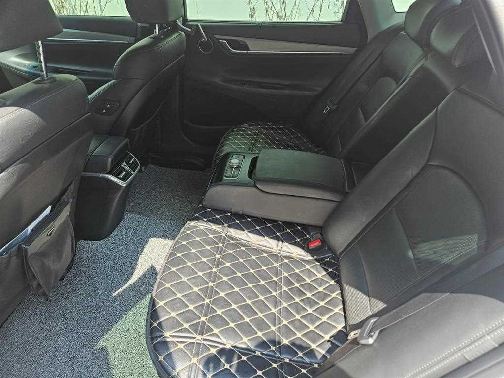 HYUNDAI Grandeur - Vista 10