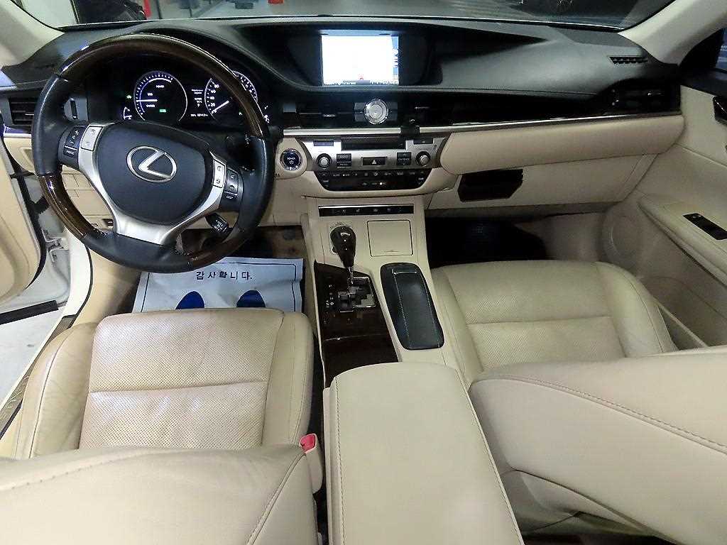 Lexus ES - Vista 10