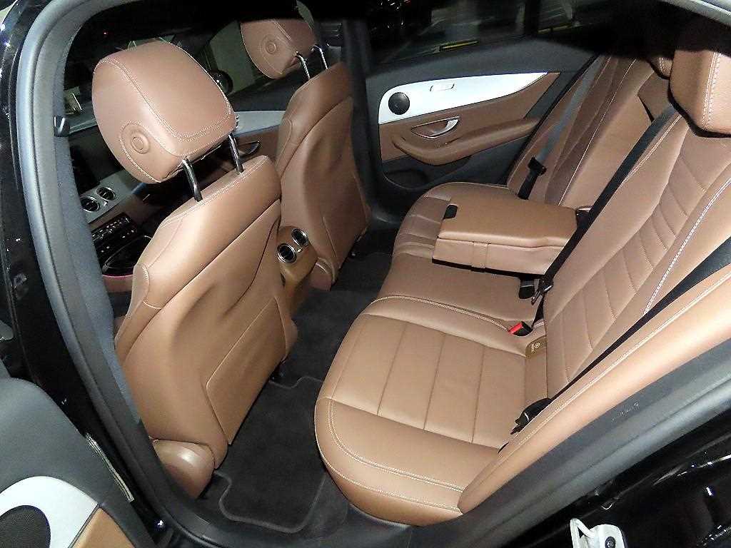 Mercedes Benz E class - Vista 7