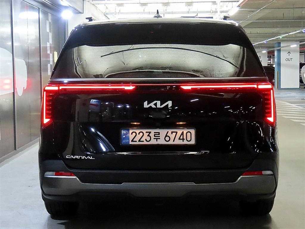 KIA Carnival - Vista 5