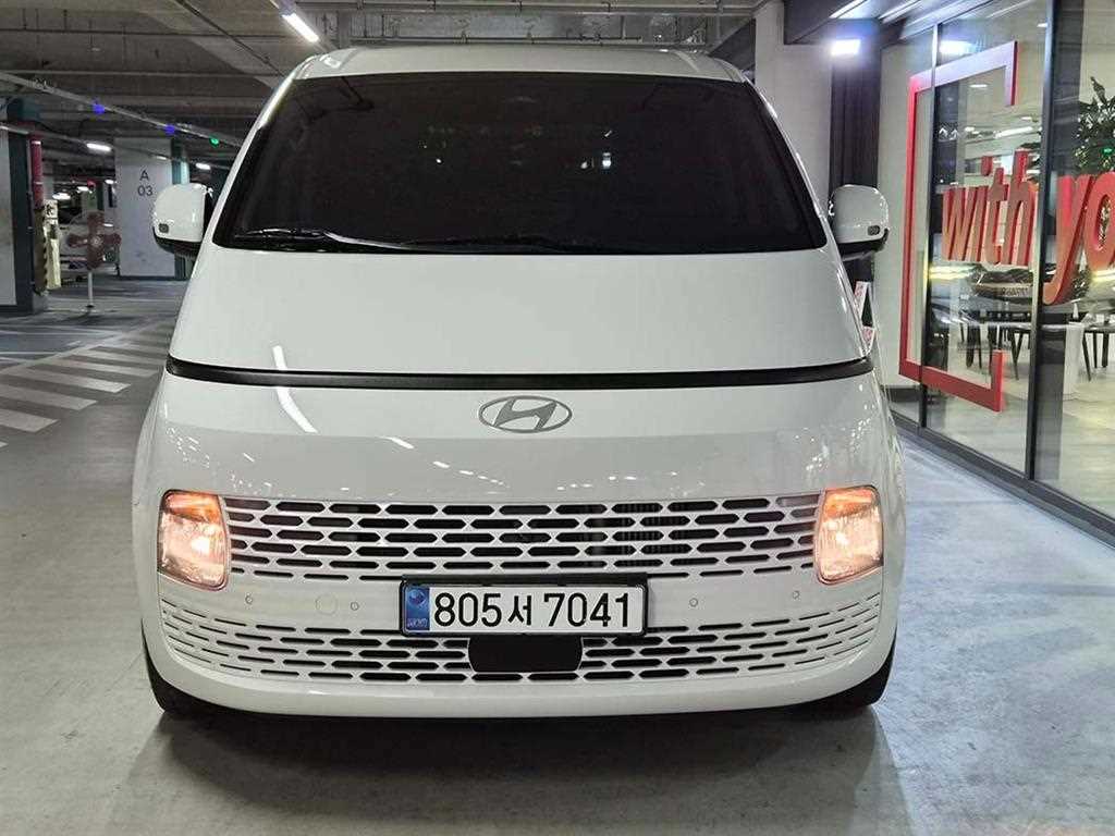 HYUNDAI Staria - Vista 2
