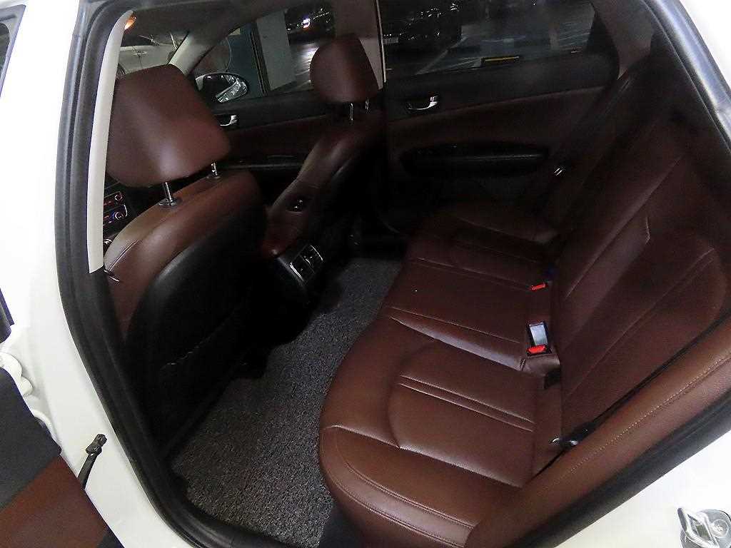 KIA K5 - Vista 7