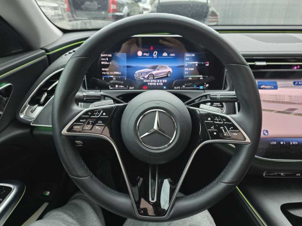 Mercedes Benz E class - Vista 5