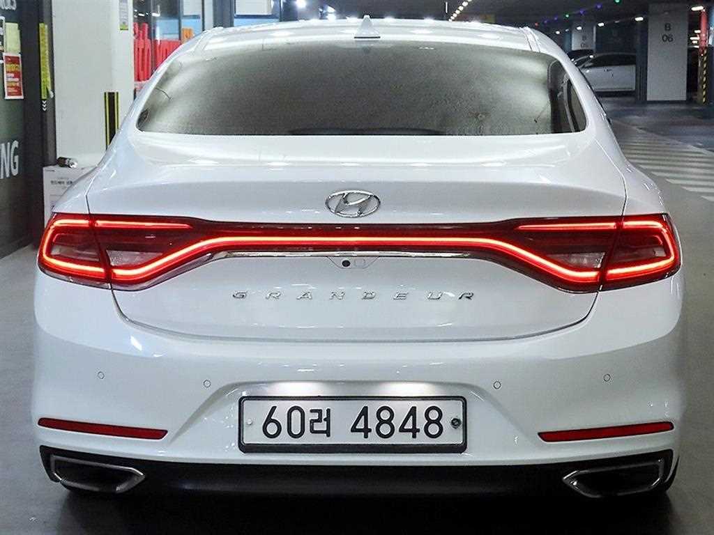 HYUNDAI Grandeur - Vista 5