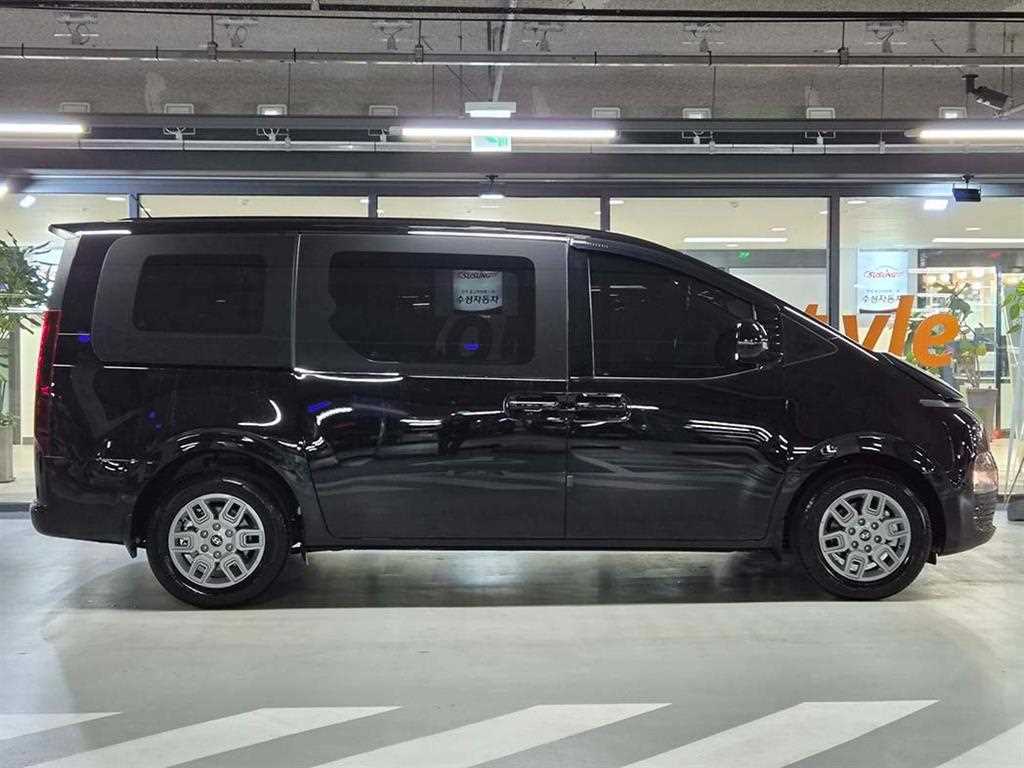 HYUNDAI Staria - Vista 3