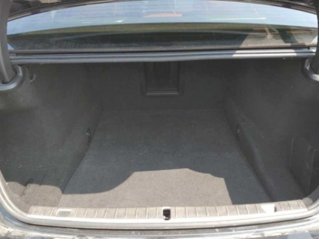 BMW 7 Series - Vista 4