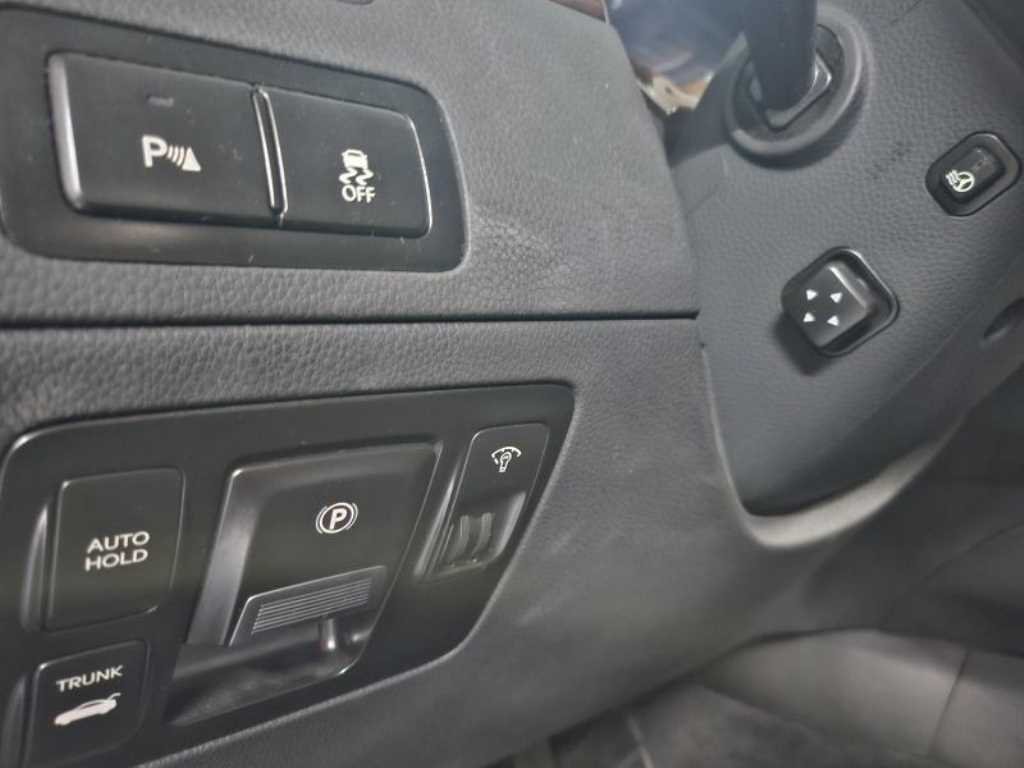 HYUNDAI Equus - Vista 10