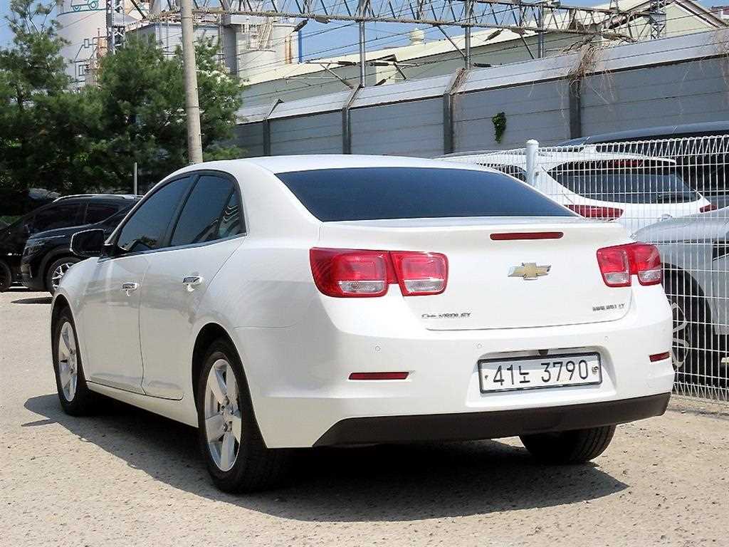 Chevrolet Malibu - Vista 3