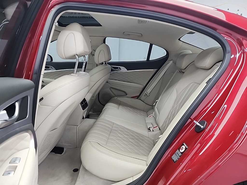 Genesis G70 - Vista 12