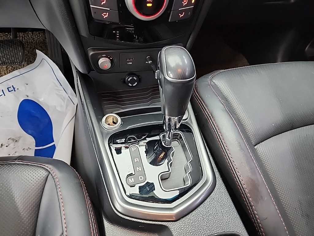 Ssangyong Tivoli - Vista 8