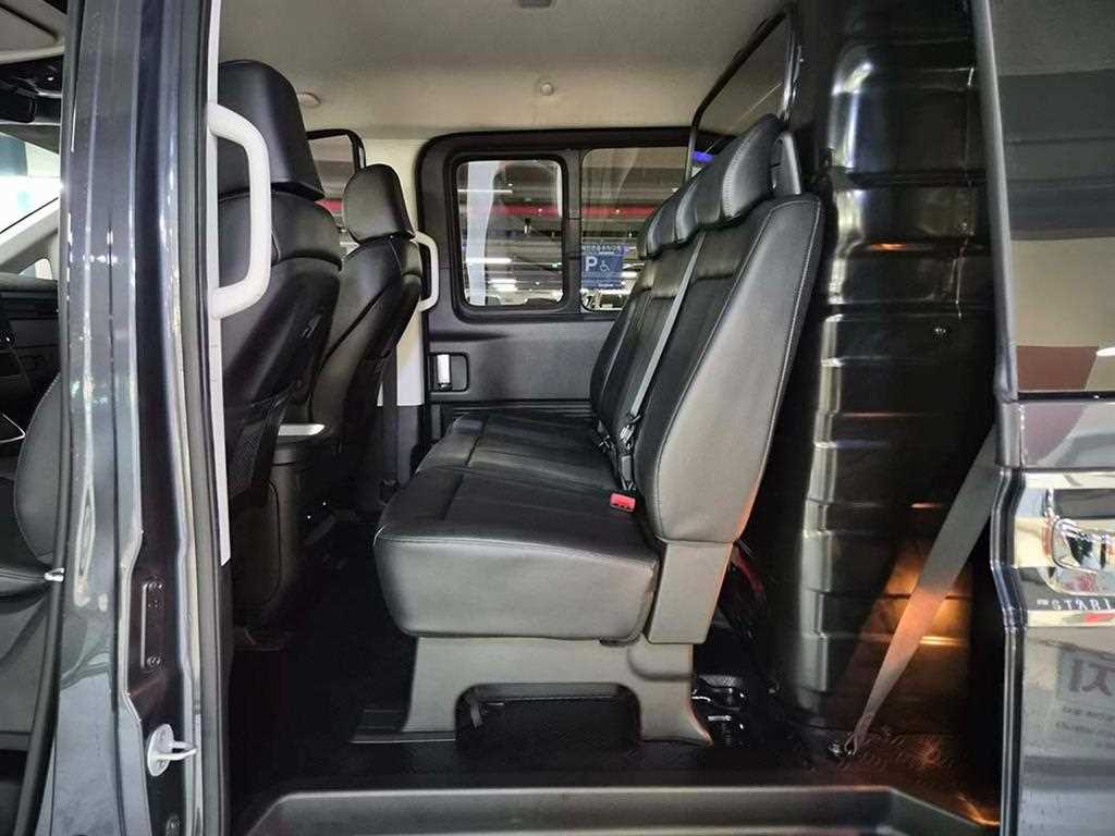 HYUNDAI Staria - Vista 7
