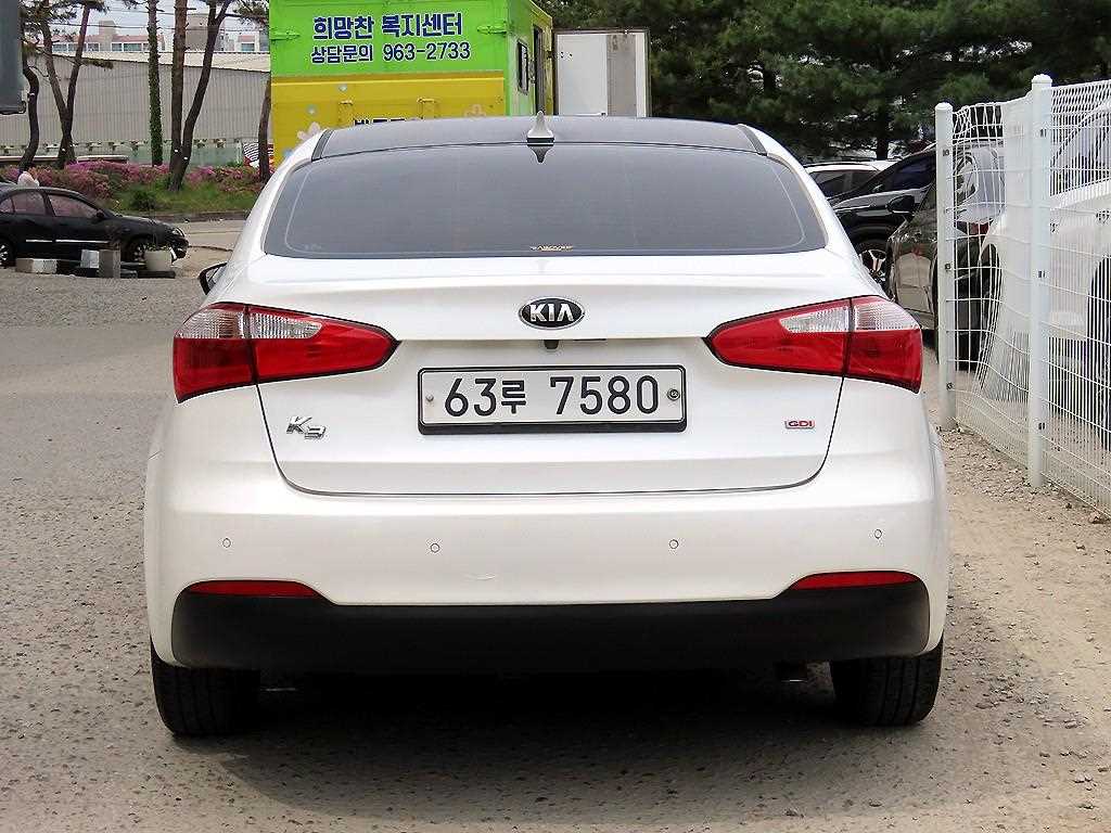 KIA K3 - Vista 4