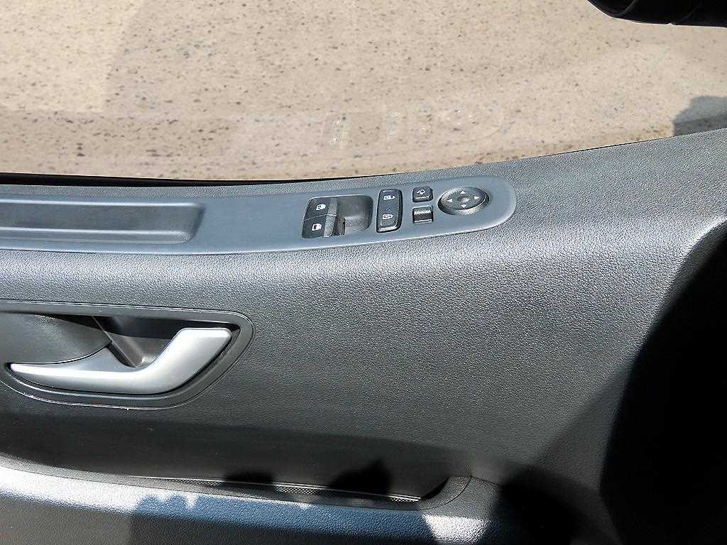 HYUNDAI Staria - Vista 11