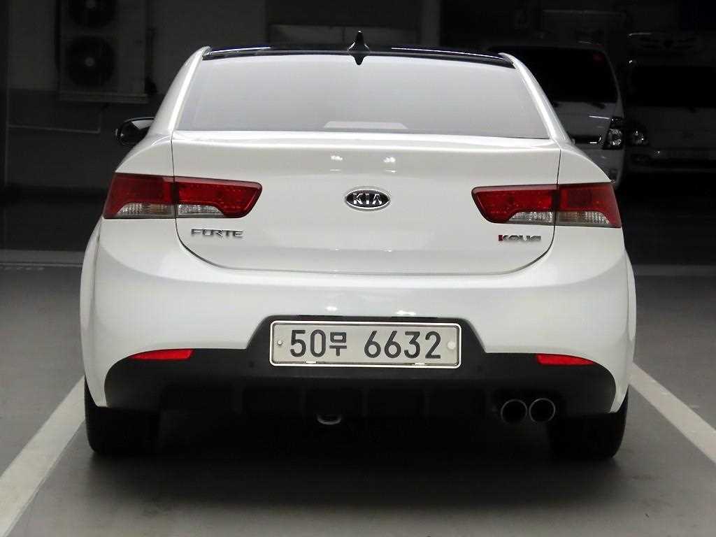 KIA Forte - Vista 3
