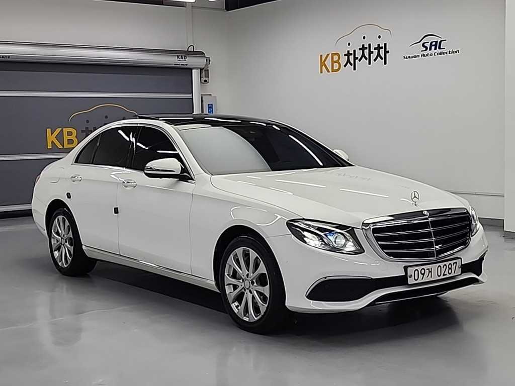 Mercedes Benz E class - Vista 4