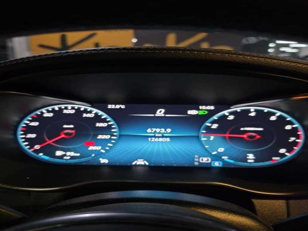 Mercedes Benz GLC Class - Vista 7