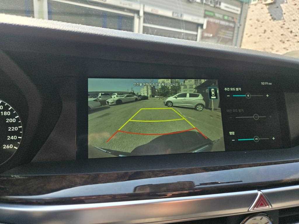 Genesis G90 - Vista 12
