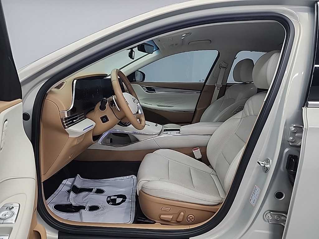 HYUNDAI Grandeur - Vista 11