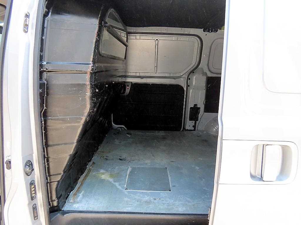 HYUNDAI Starex - Vista 6