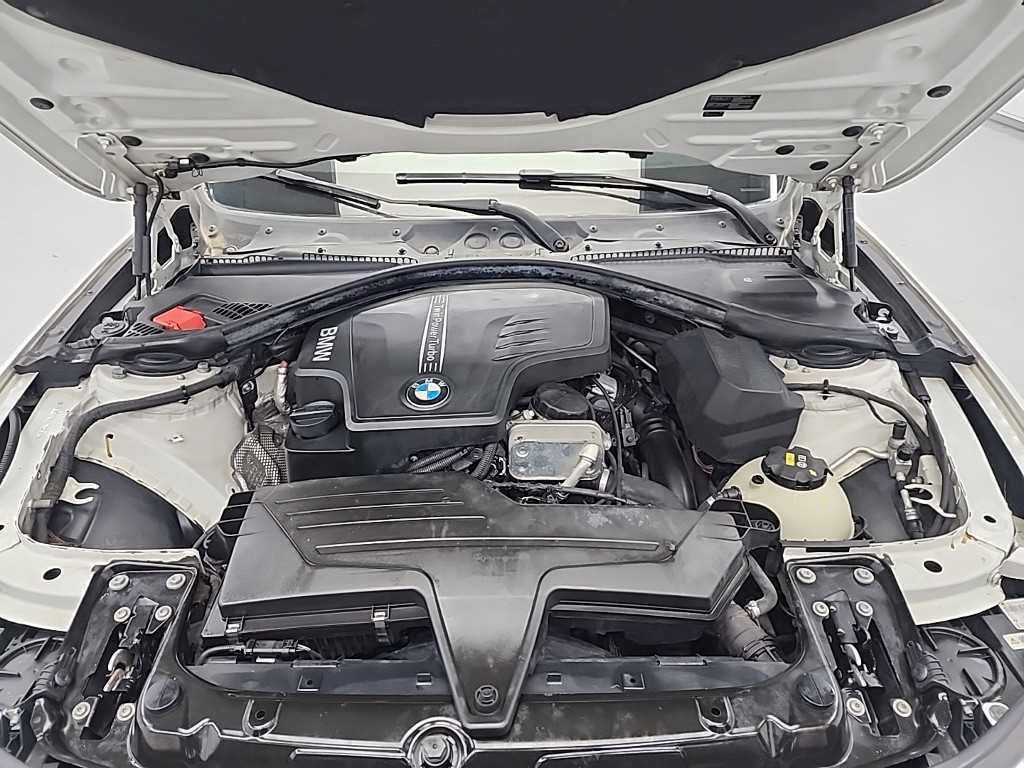 BMW 4 Series - Vista 5