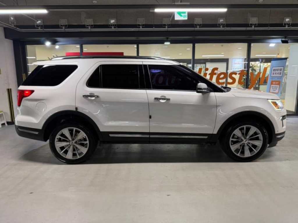 Ford Explorer - Vista 3