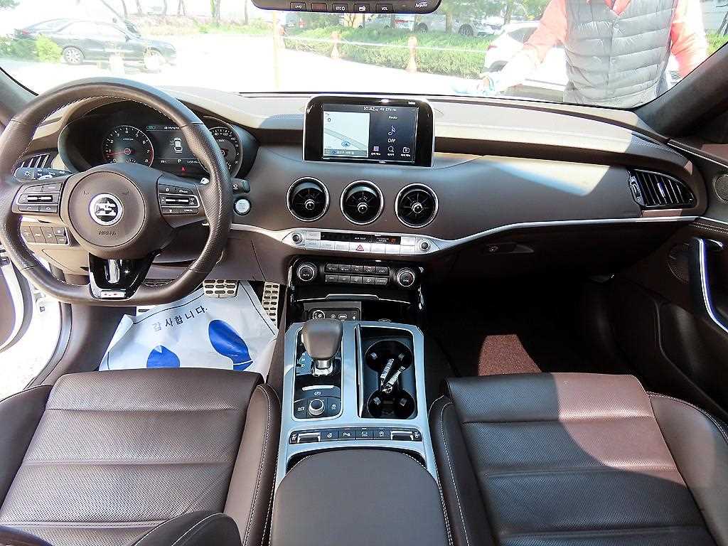 KIA Stinger - Vista 7