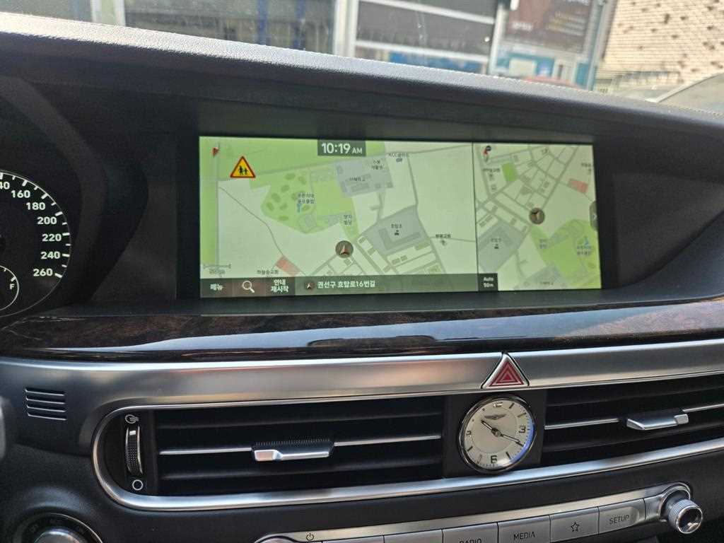 Genesis G90 - Vista 11