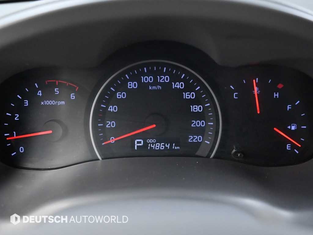 KIA Carnival - Vista 8