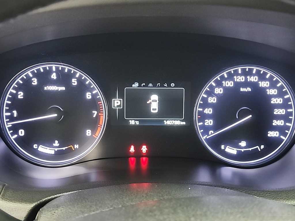 HYUNDAI Genesis - Vista 8