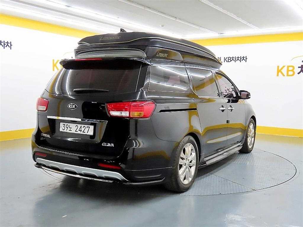 KIA Carnival - Vista 4