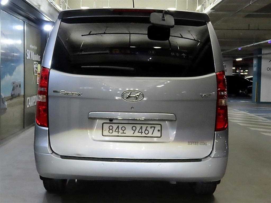 HYUNDAI Starex - Vista 5