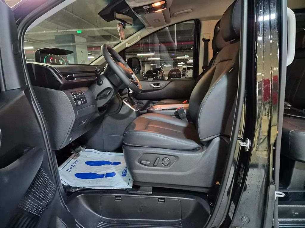 HYUNDAI Staria - Vista 6