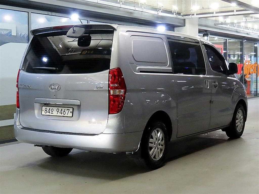 HYUNDAI Starex - Vista 4
