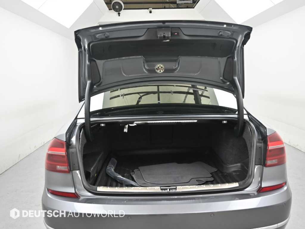 Volkswagen Passat 2018 Gris - Importación desde Corea - HF Imports Iquique - Foto 19